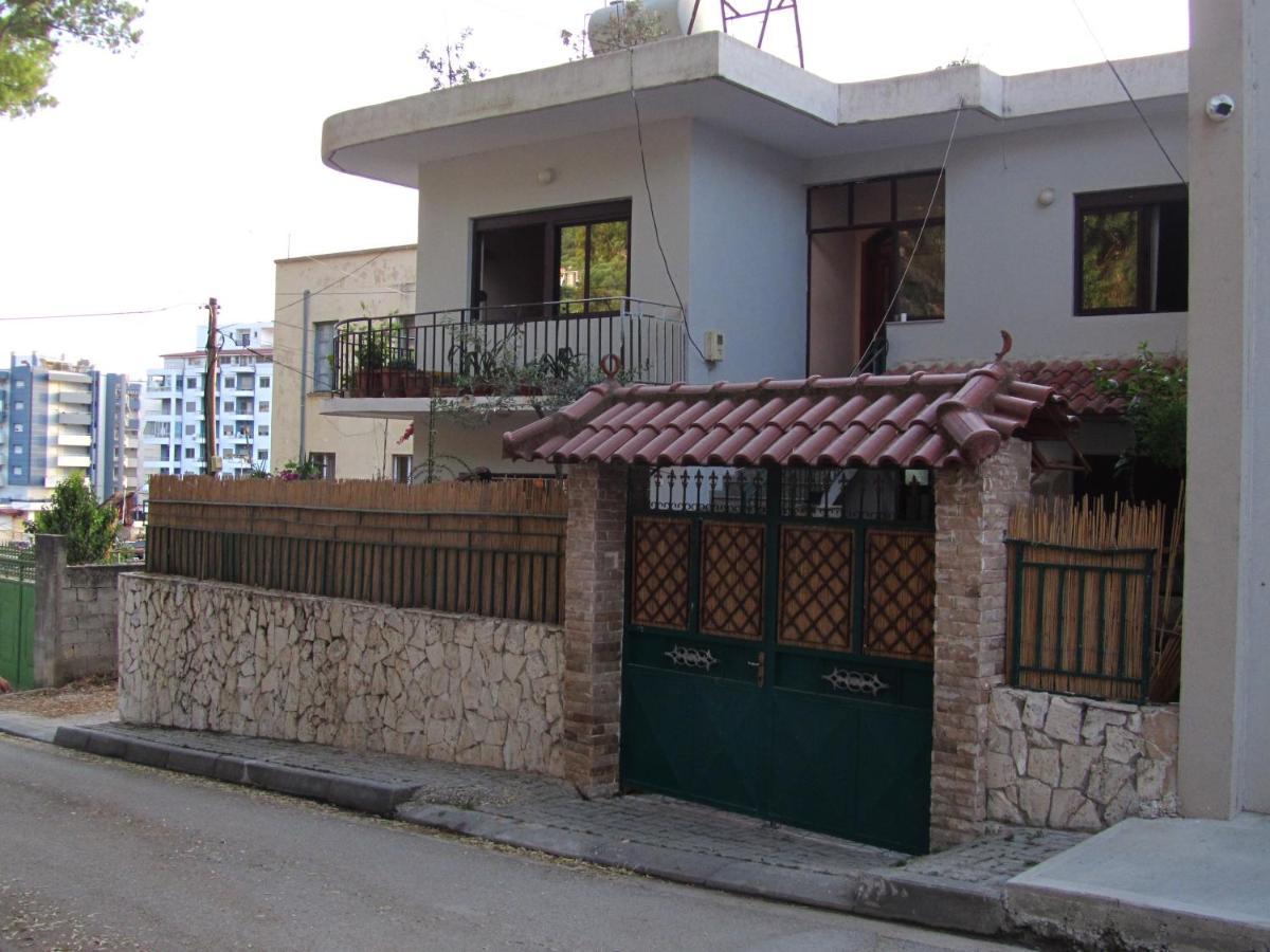 Private Apartment At Guest House Hektor & Aferdita Vlorë Exterior foto